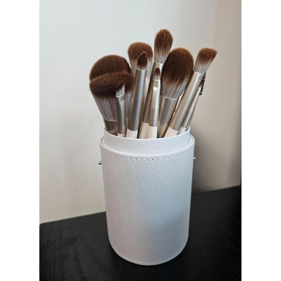 Hemkgo 18pcs Professional Premium Synthetic Makeup Brushes with Case - Picture 2 of 6